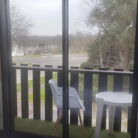 Studio Tout Confort Au Bord Du Lac D'Estey Lejlighed Dax Eksteriør billede